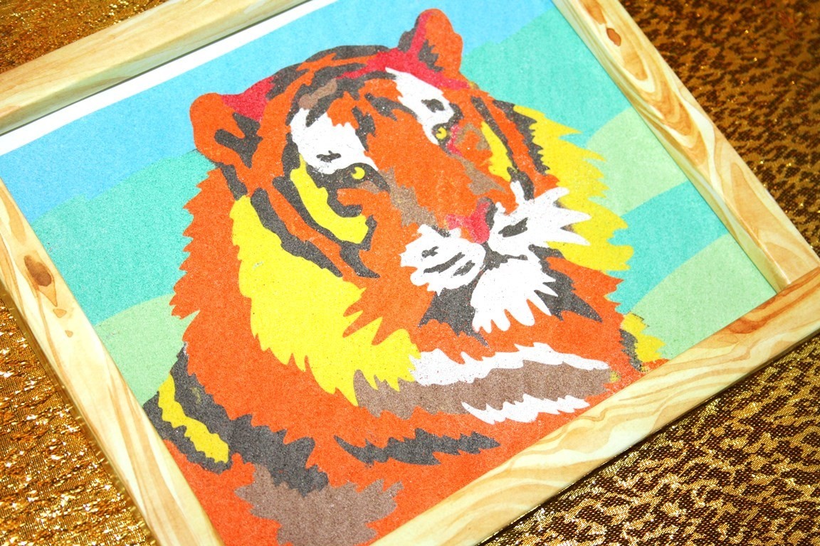 Тигр из цветного песка