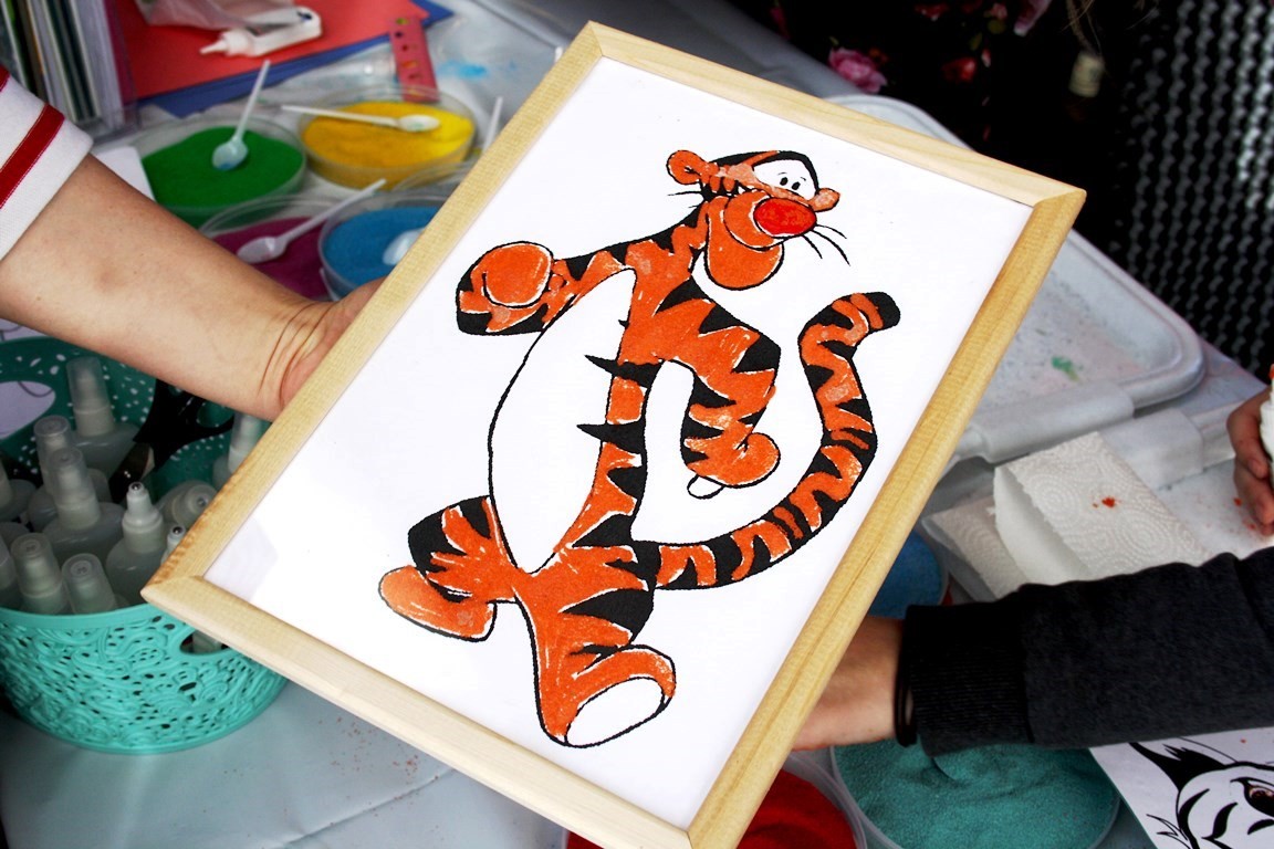 Рисование песком на стекле для детей | Cтол для рисования песком с подсветкой