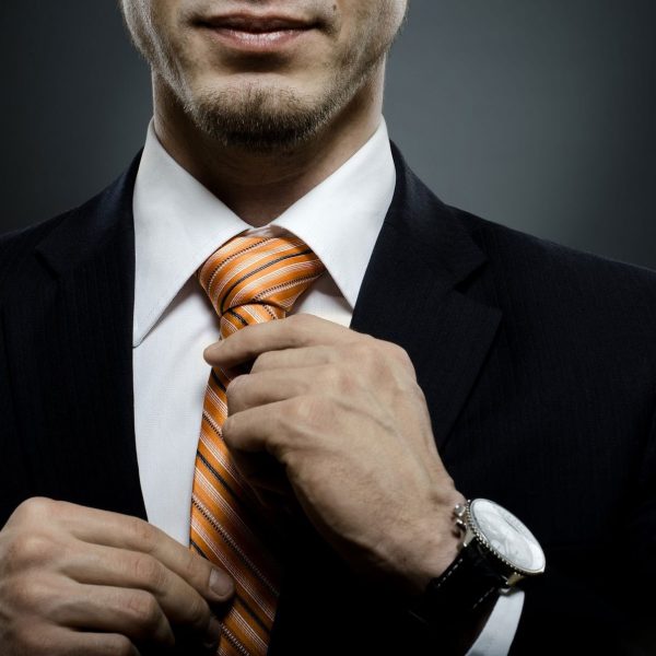 Завязывание галстуков платков